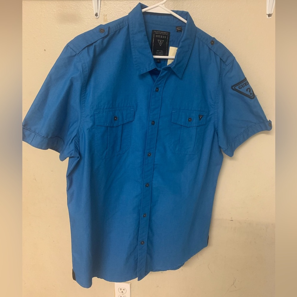 GUESS men button up shirt